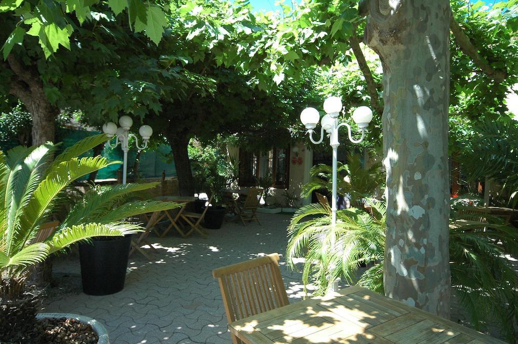 Hotel Le Castellamar Sainte-Maxime Bagian luar foto